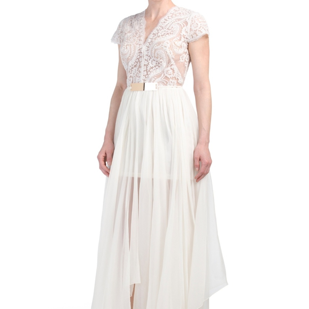 Nicole Bakti gown
